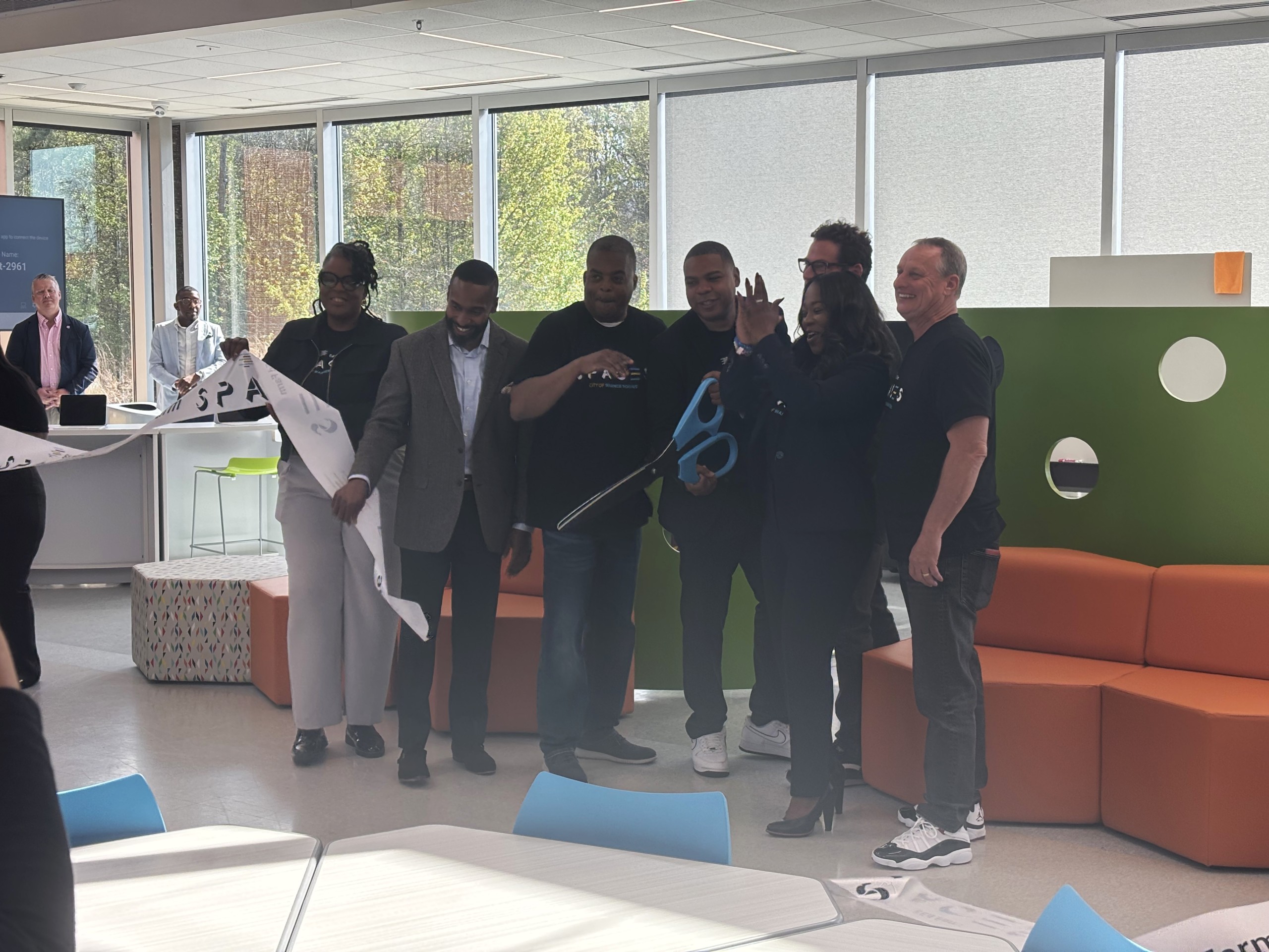 City of Warner Robins Mayor and a few council members along with representatives of Ed Farm 