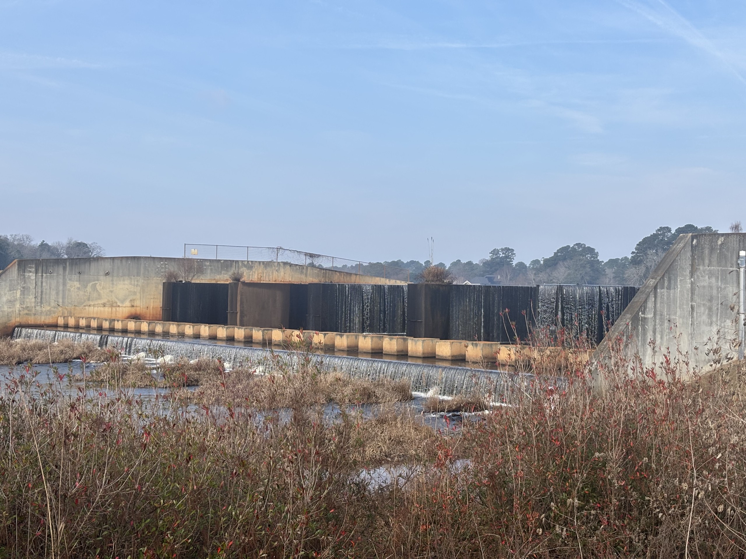 photo of the Houston Lake Dam